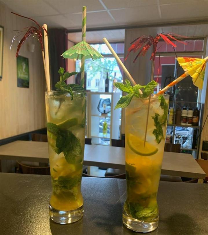 Cocktails avec ou sans alcool, bières, vins, jus de fruits, chocolat chaud, café, thé et autres, il y en a pour tout le monde.